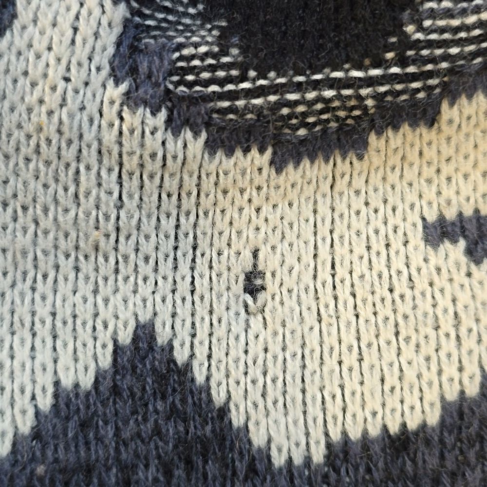 Sasson | Soft Abstract Sweater - Picture 6 of 7
